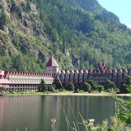 Three Valley Lake Chateau Revelstoke Esterno foto