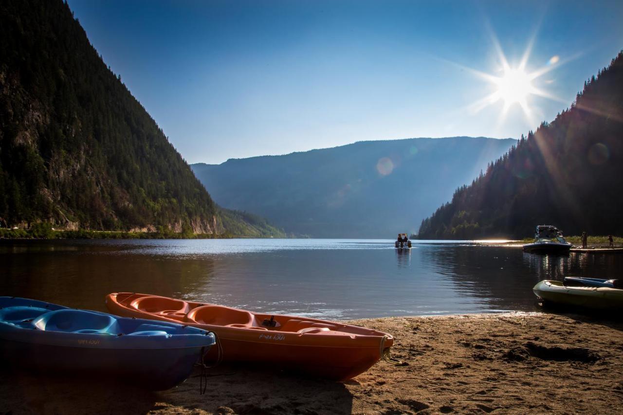 Three Valley Lake Chateau Revelstoke Esterno foto